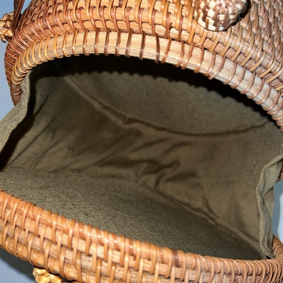 Round Straw Crossbody Bag - Picture 7 of 14